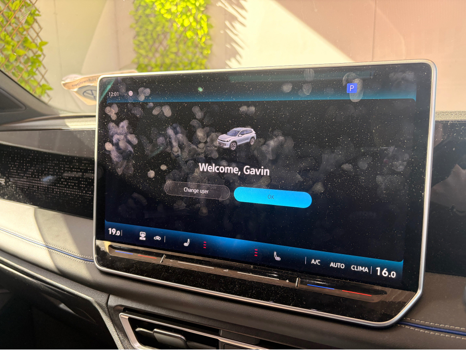 2024 Volkswagen Tiguan - image 10