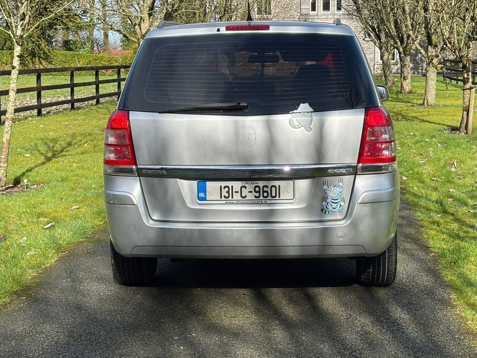 2013 Vauxhall Zafira - image 4