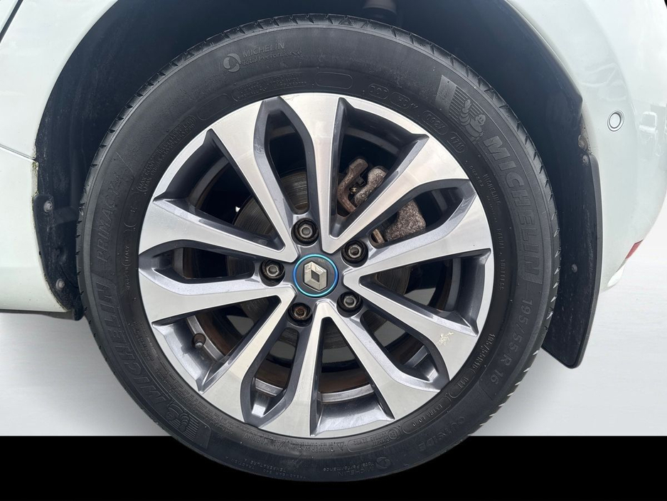 2020 Renault Zoe - image 9