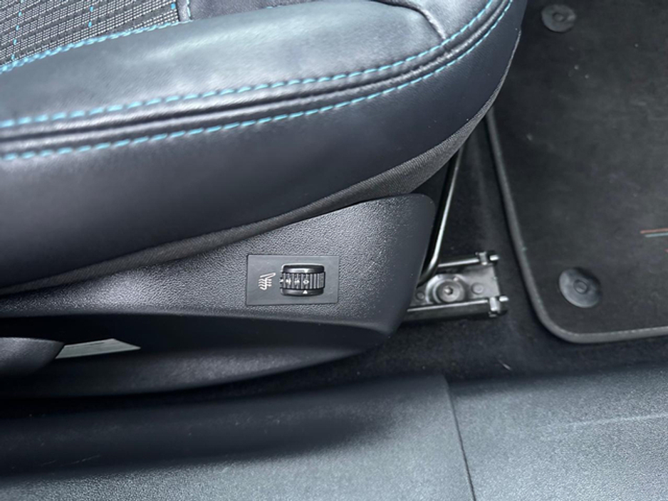 2016 Peugeot 2008 1.2 Petrol Compact SUV Automatic 2016 (1880) €9,995