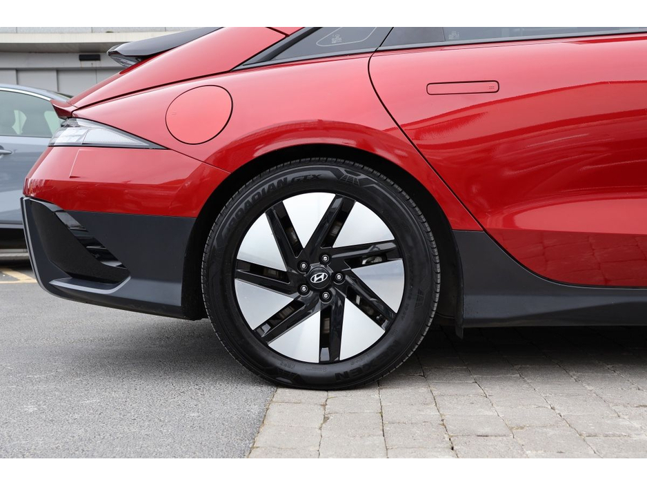 2024 Hyundai Ioniq 6 - image 5