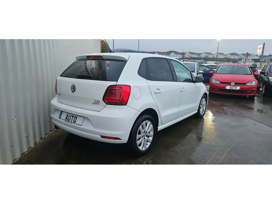 2015 Volkswagen Polo auto 1.2 comfortline plus low kms high spec €10,995
