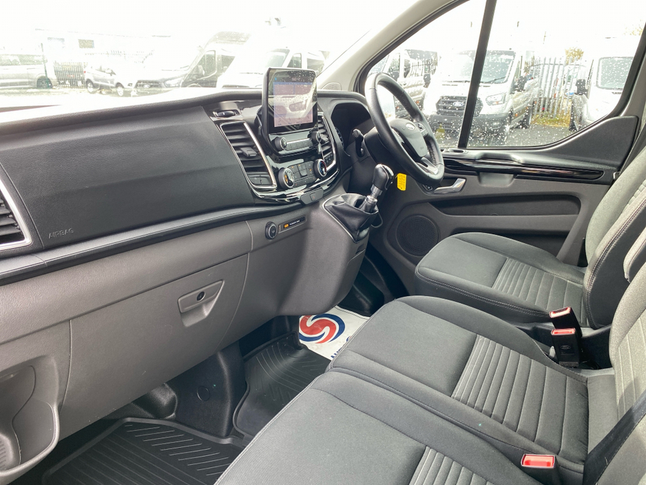 2021 Ford Transit Custom - image 8