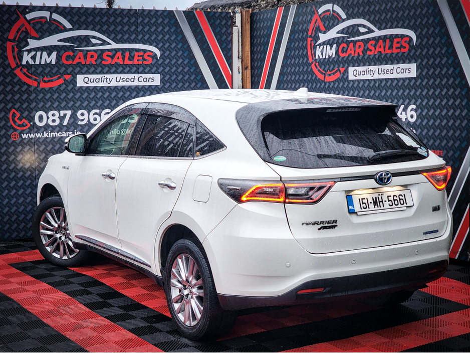 2015 Toyota Harrier - image 11