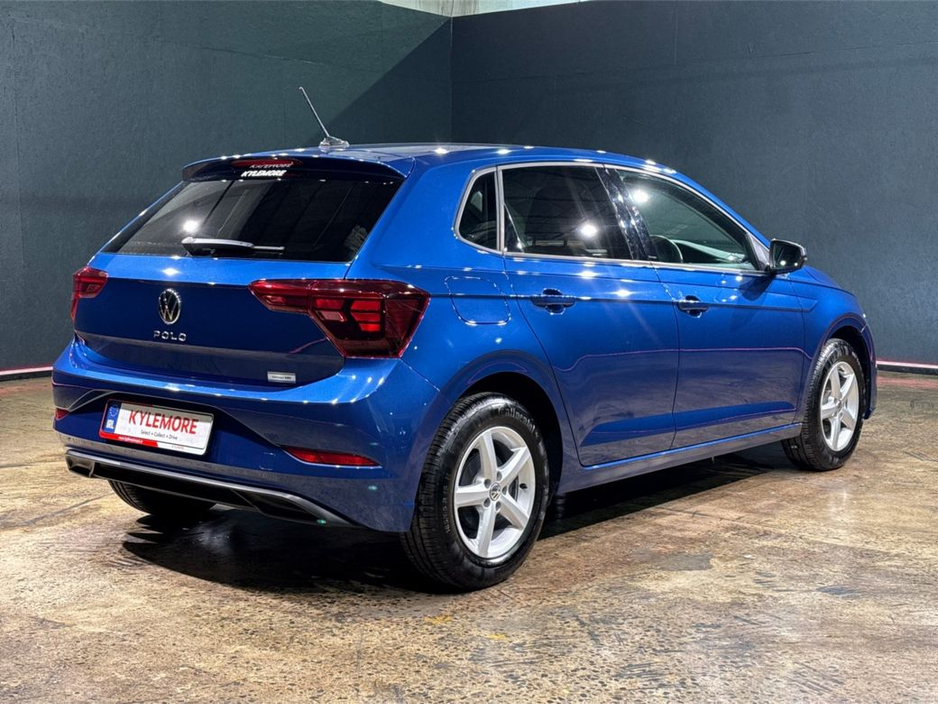 2022 Volkswagen Polo - image 3