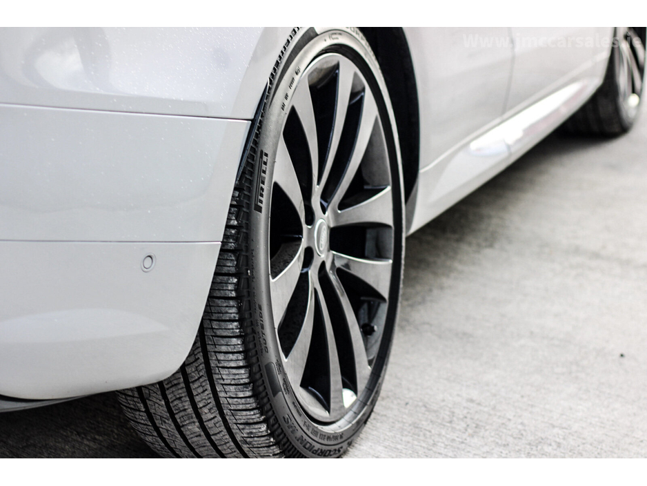 2023 Land Rover Range Rover - image 14