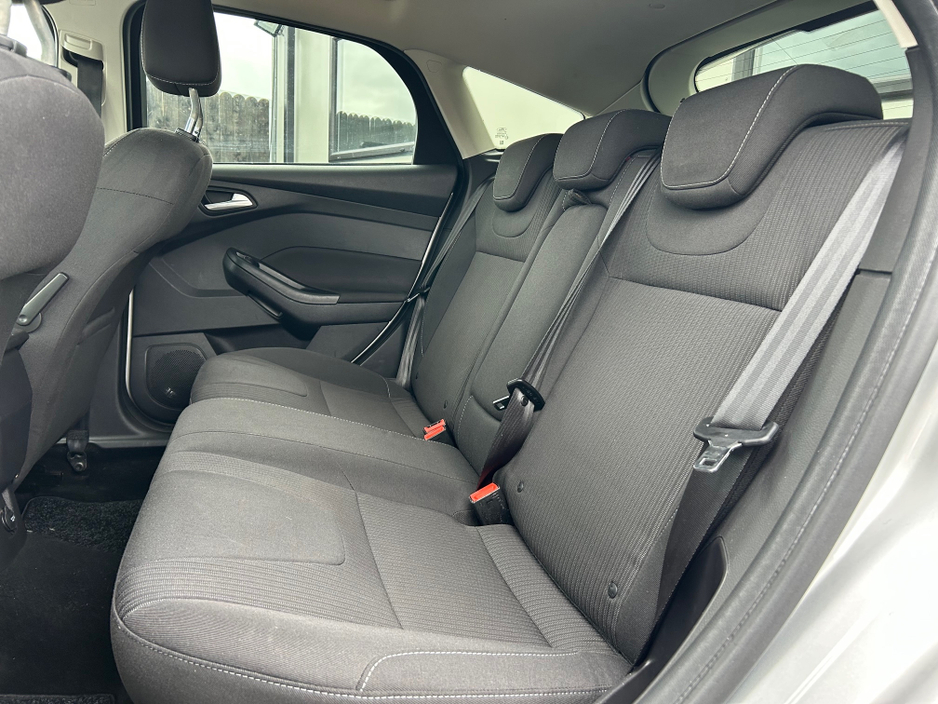 2014 Ford Focus - image 17