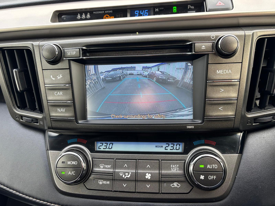 2014 Toyota Rav4 - image 4