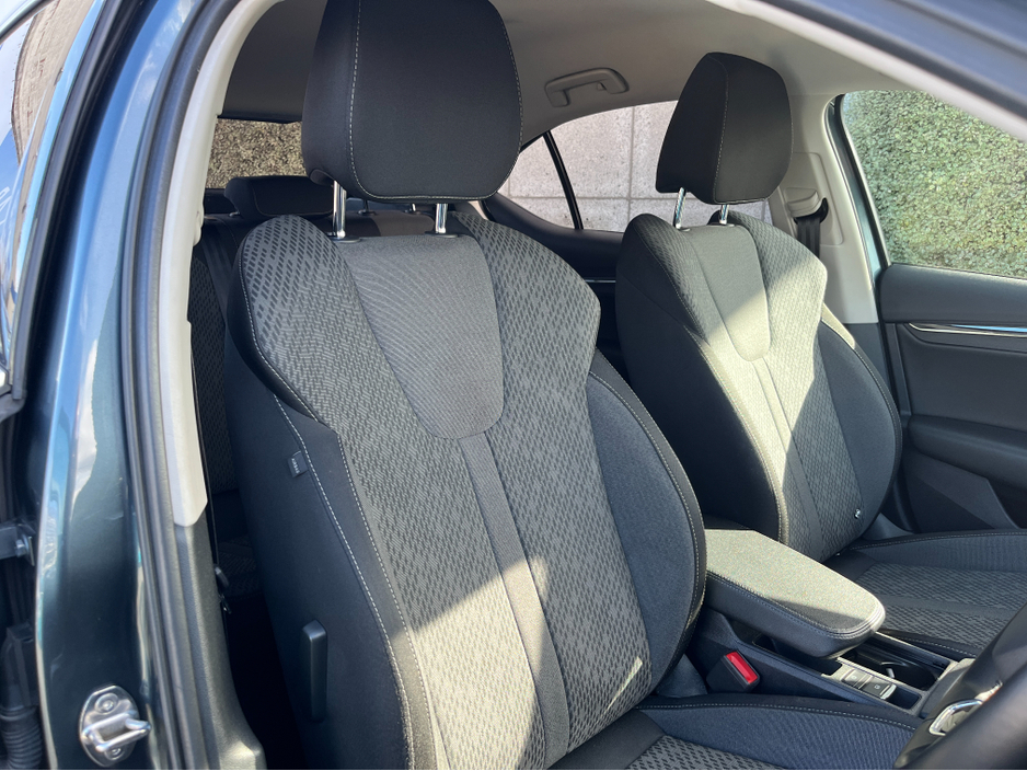 2021 Skoda Octavia - image 11