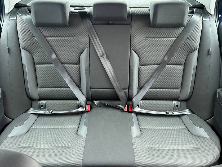 2020 Volkswagen Golf - image 12