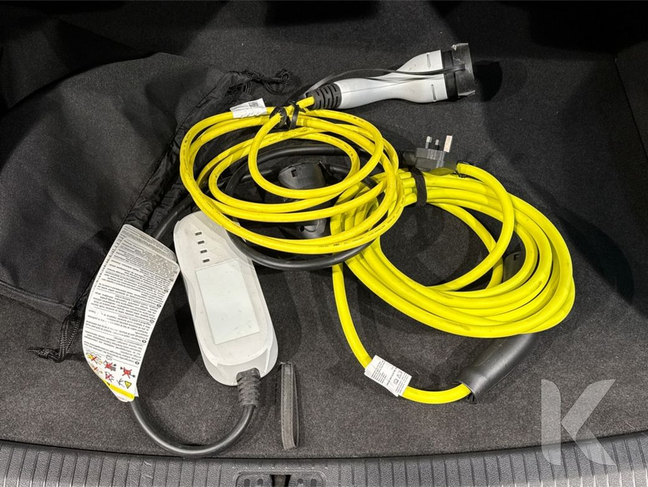 2022 Volkswagen Tiguan HYBRID AUTOMATIC 1.4L TSI PHEV - PARKING SENSORS - CRUISE CONTROL - A/C HEATING CONTROLS €29,950