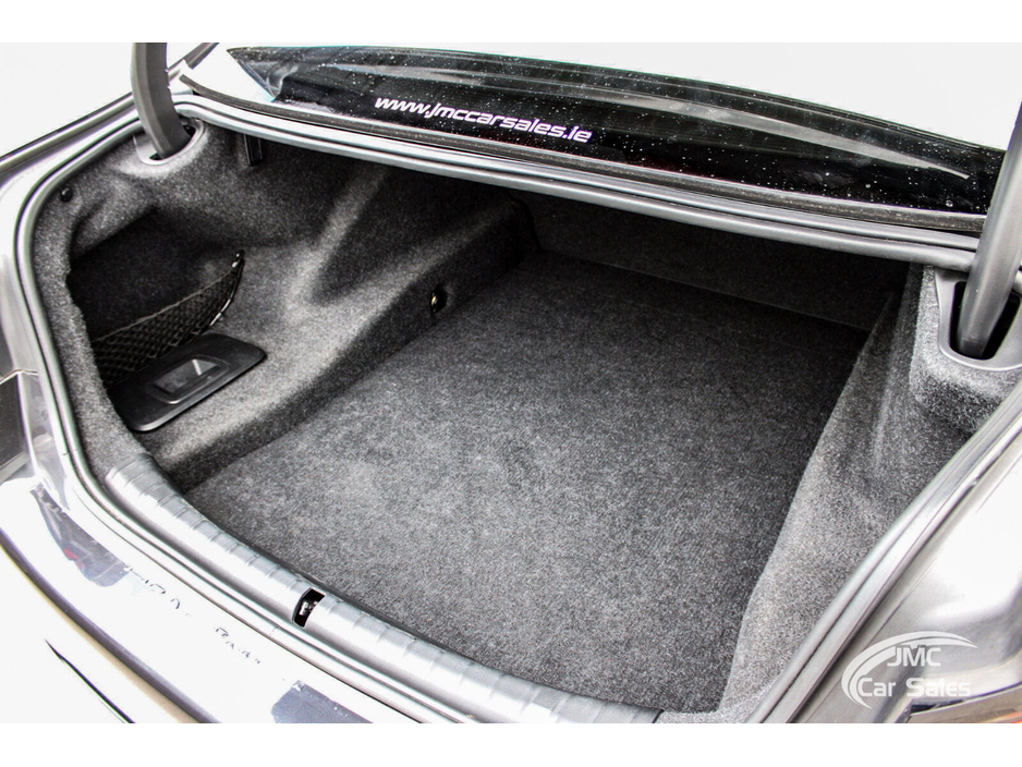 2021 BMW 5 Series - image 35