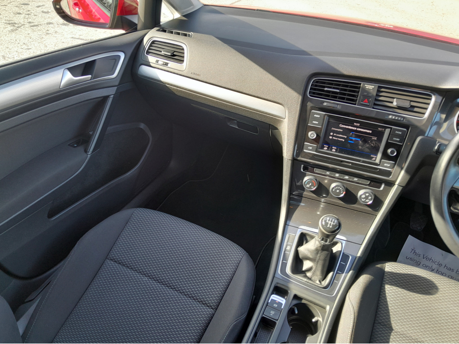 2018 Volkswagen Golf - image 17