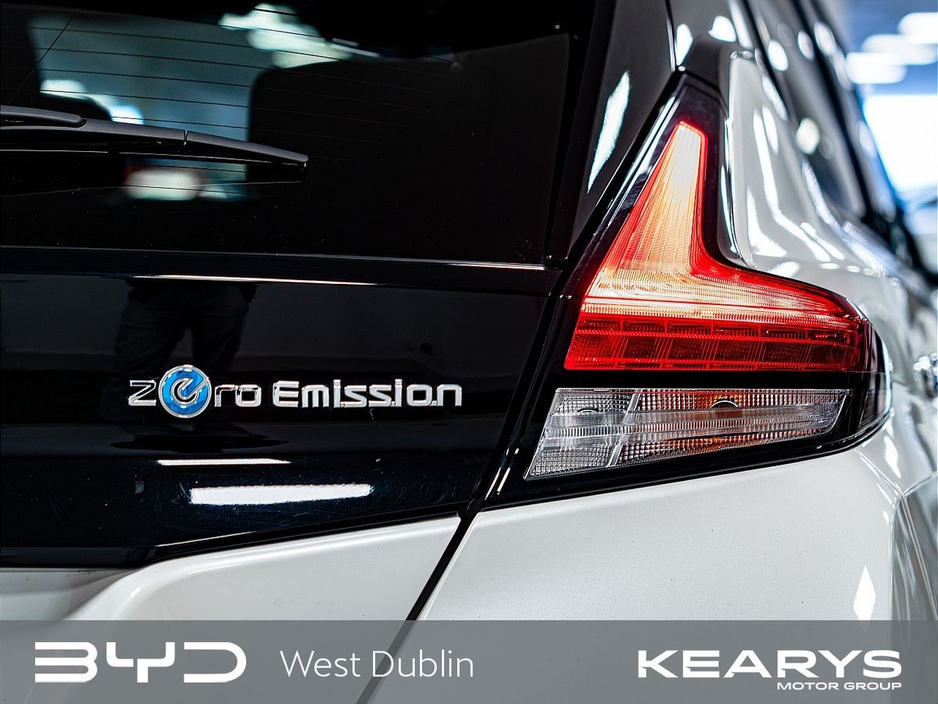 2022 Nissan Leaf - image 22