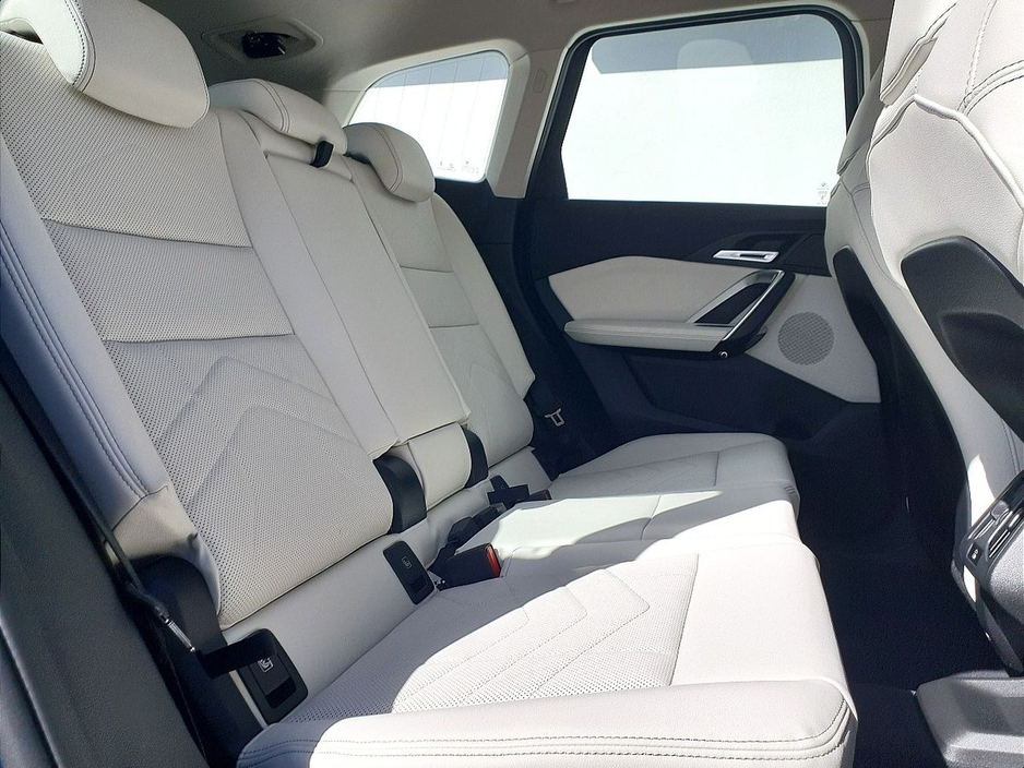 2026 BMW X1 - image 11