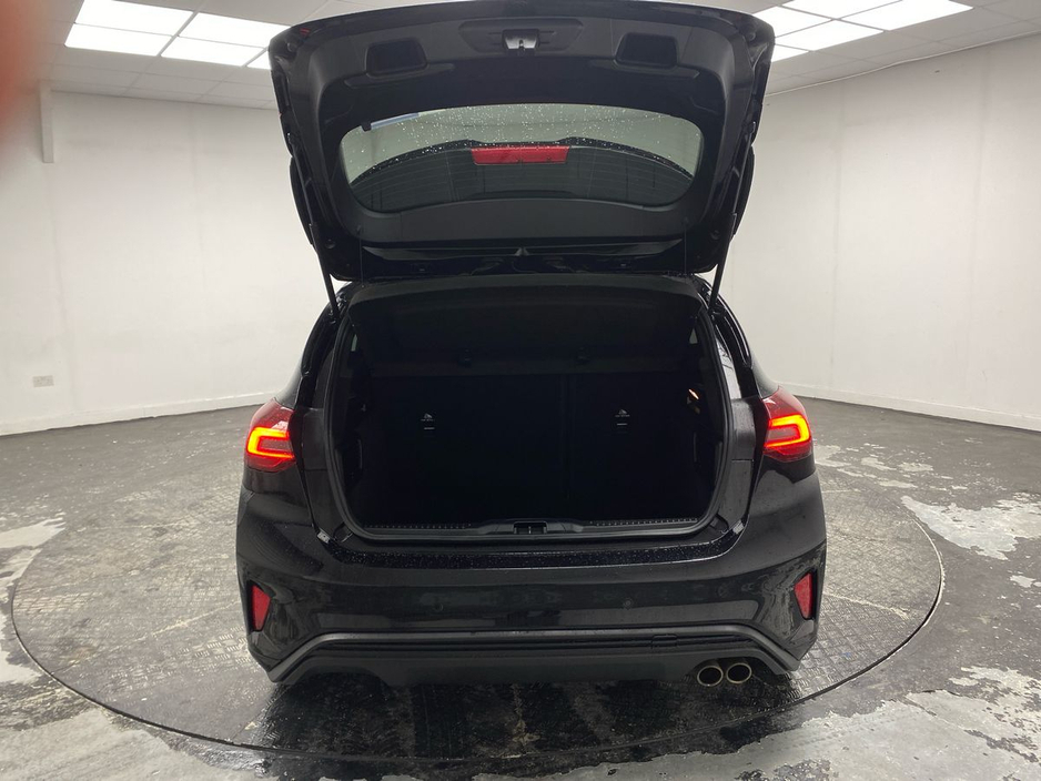 2024 Ford Focus - image 8