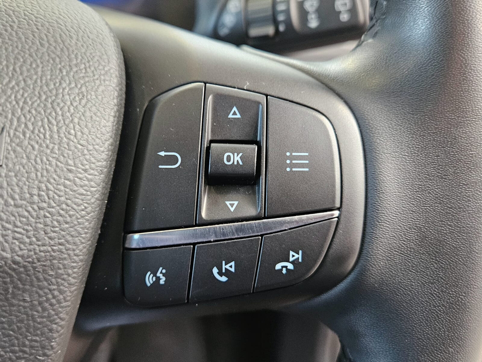 2023 Ford Kuga - image 9