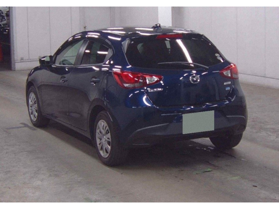 2017 Mazda Demio - image 8