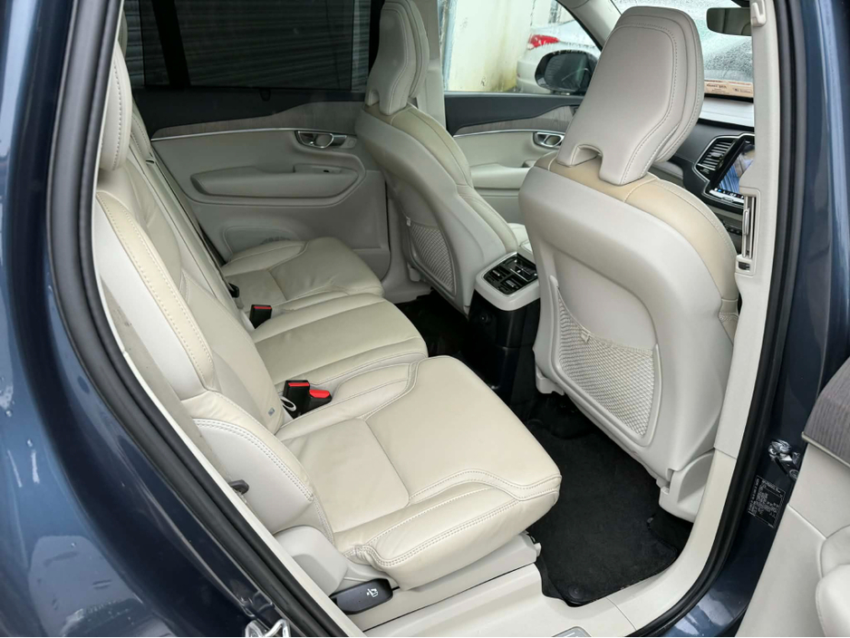 2023 Volvo XC90 - image 9