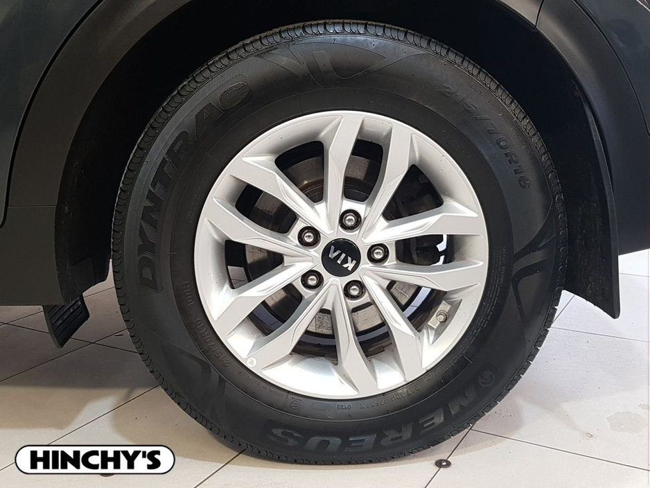 2021 Kia Sportage - image 8