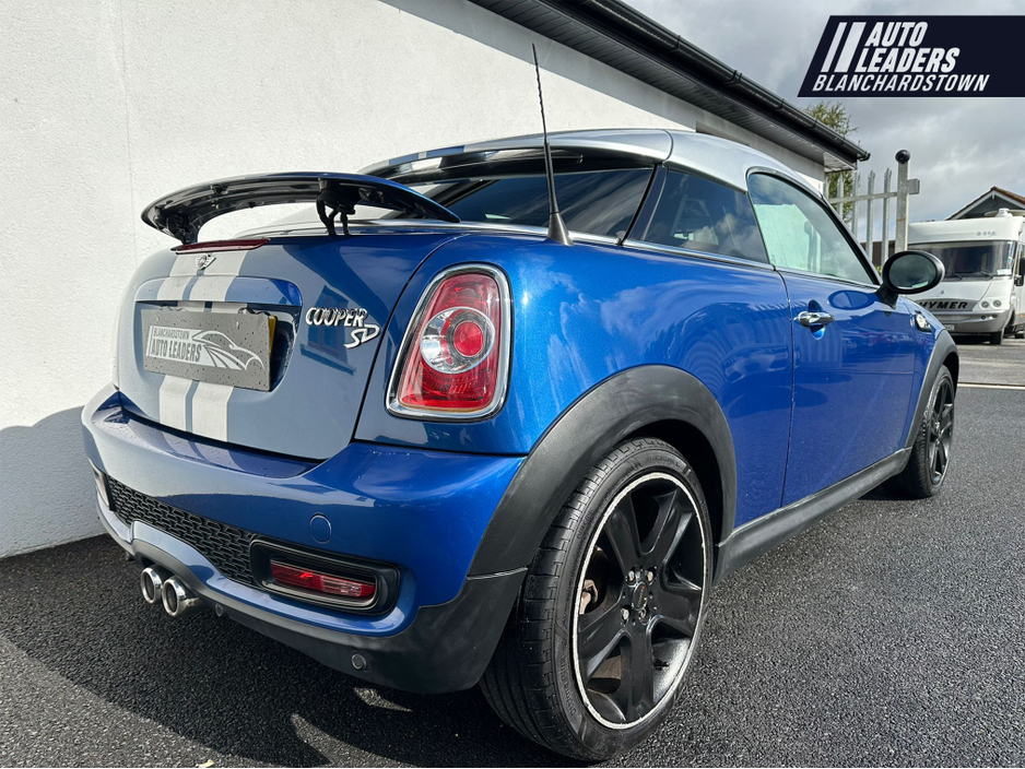 2011 MINI Cooper - image 4