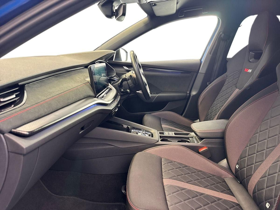 2022 Skoda Octavia - image 2