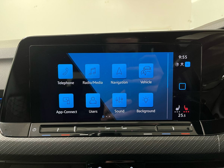 2022 Volkswagen Golf - image 17