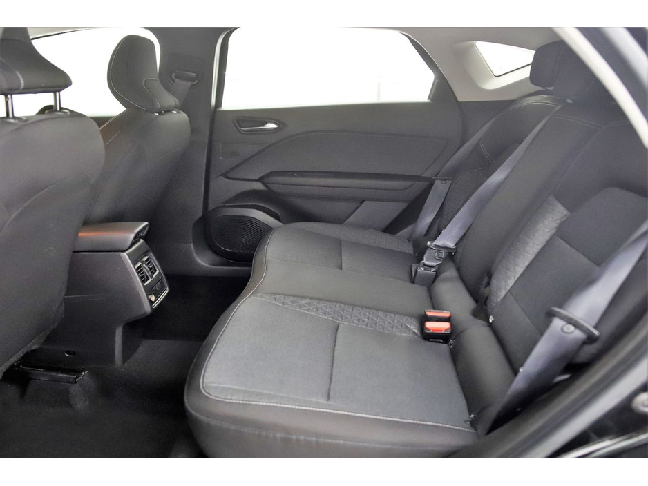 2023 Renault Captur - image 16