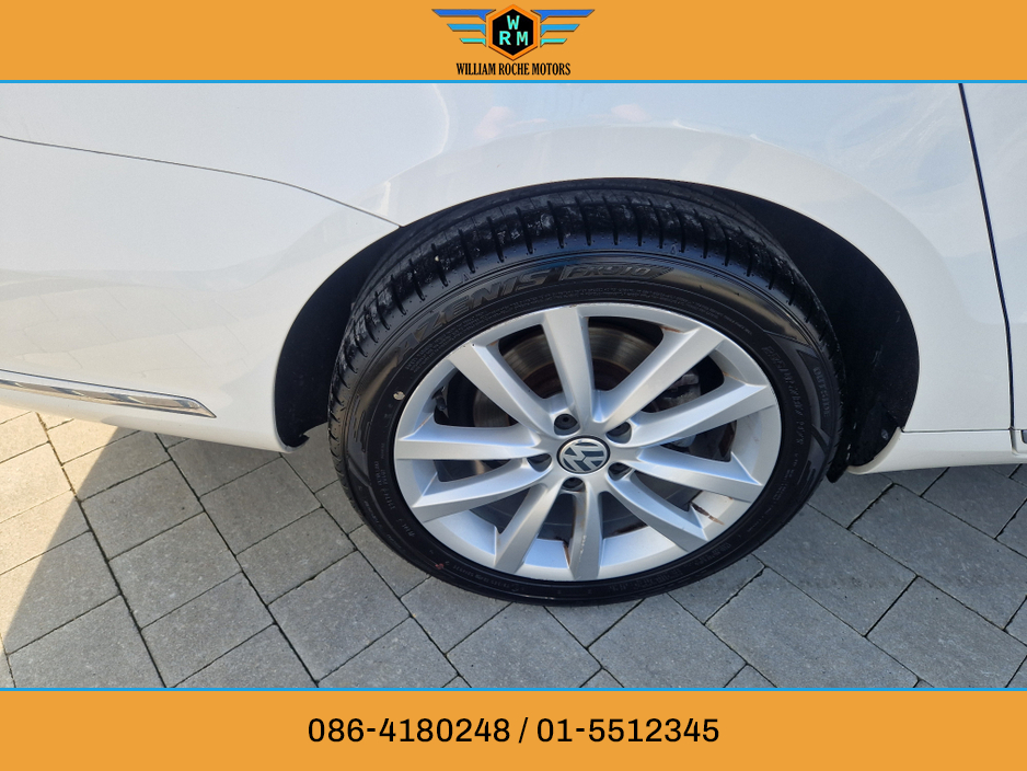 2013 Volkswagen Passat - image 8