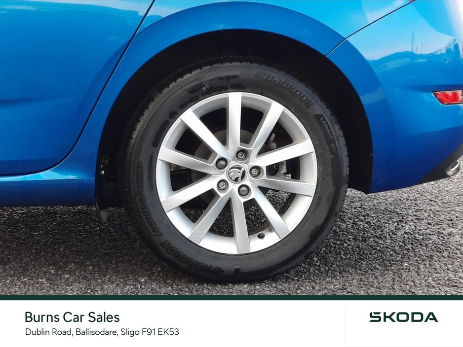 2022 Skoda Scala - image 9