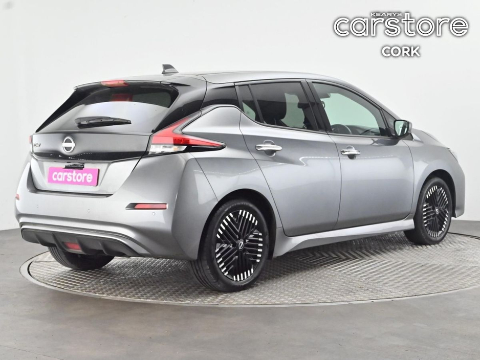 2023 Nissan Leaf - image 5