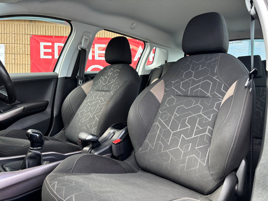 2014 Peugeot 2008 - image 10