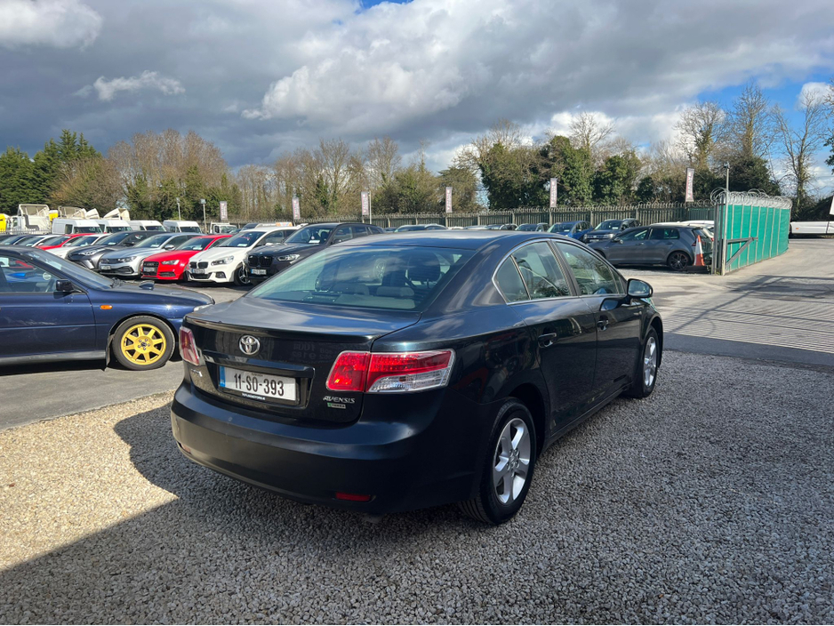 2011 Toyota Avensis - image 6