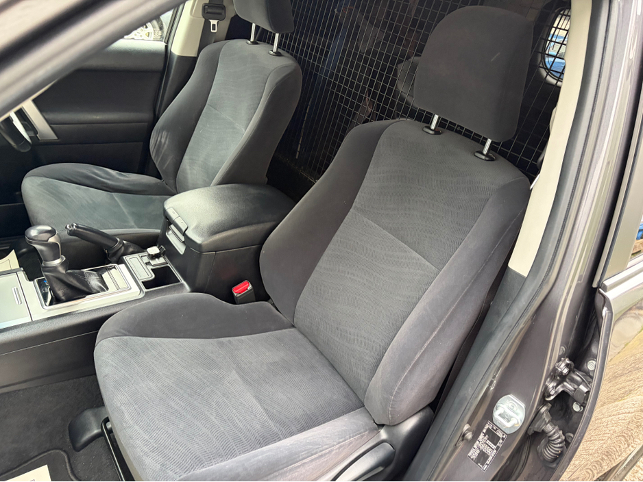 2021 Toyota Landcruiser - image 13