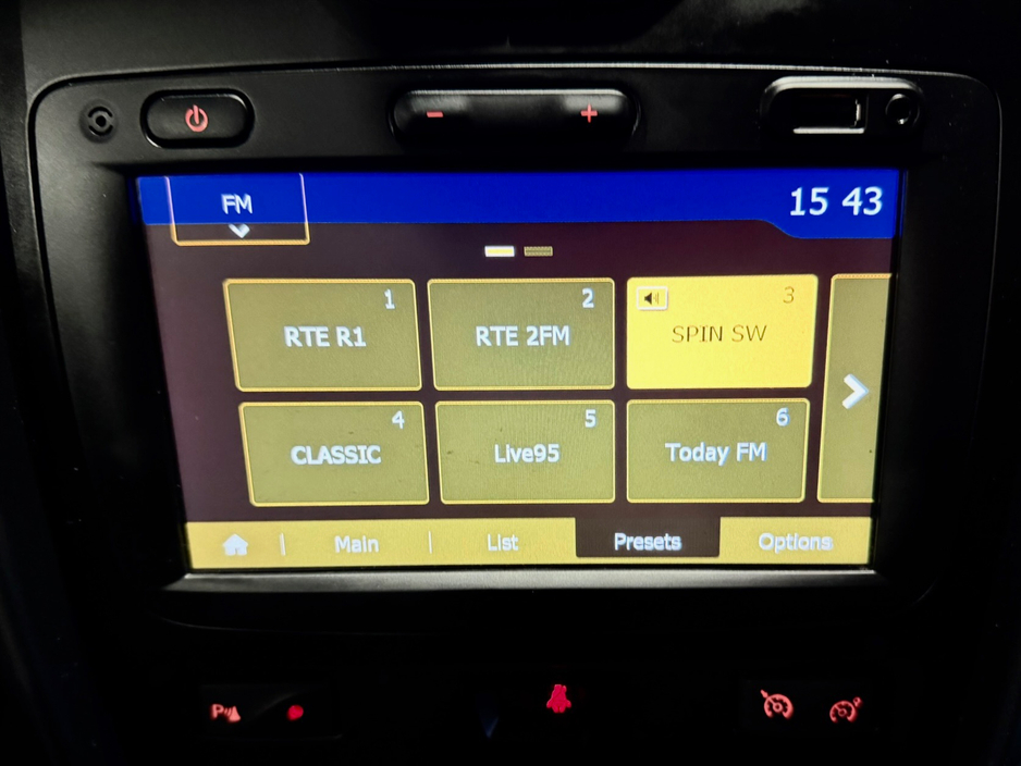 2016 Dacia Duster - image 13