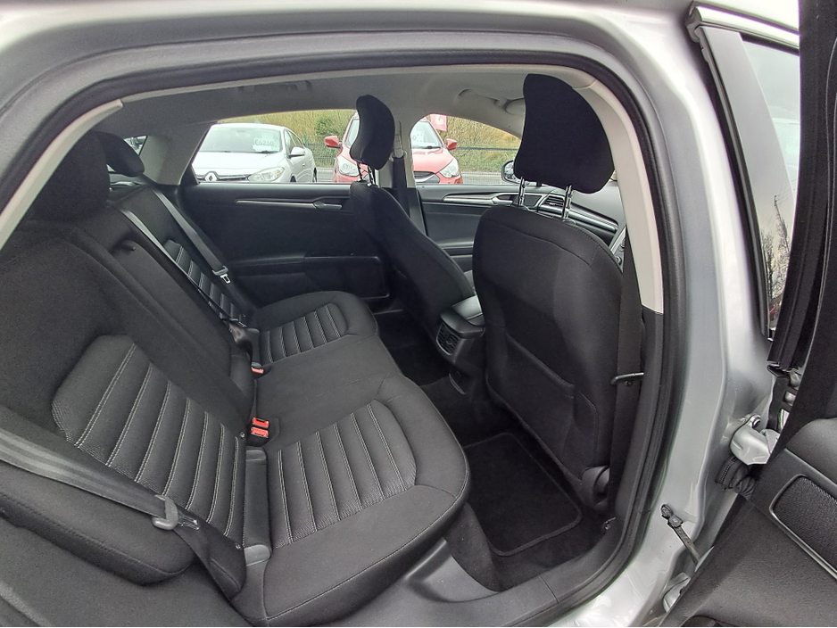 2016 Ford Mondeo - image 12