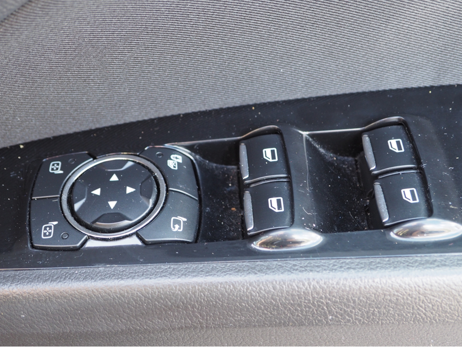 2016 Ford Mondeo - image 16