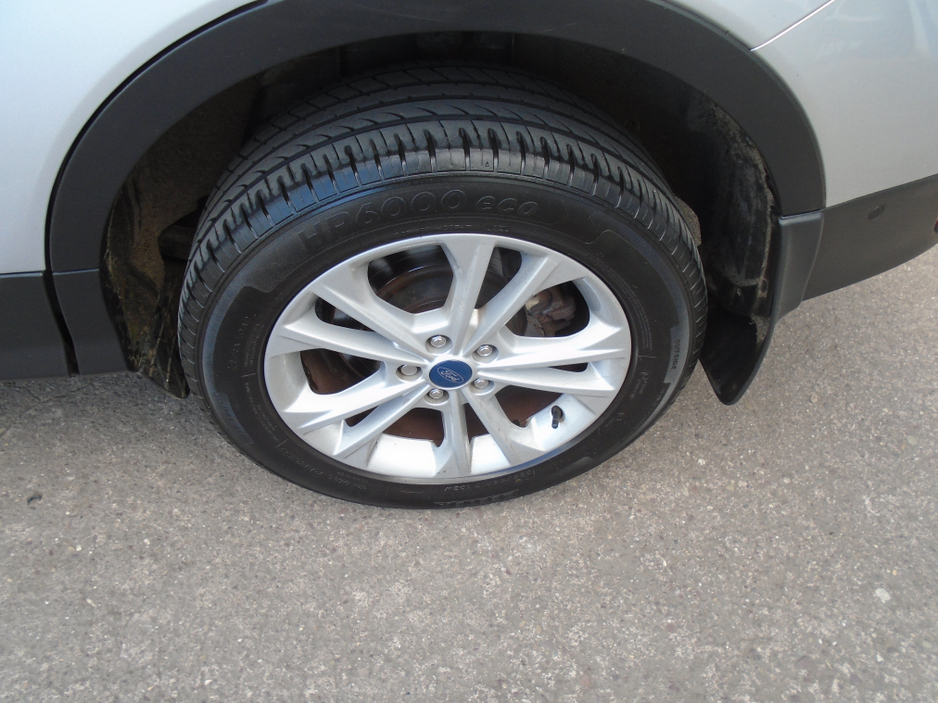 2018 Ford Kuga - image 5