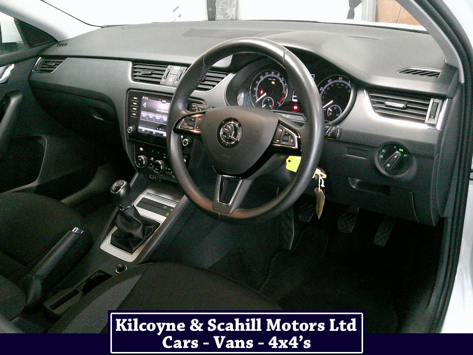 2019 Skoda Octavia - image 23