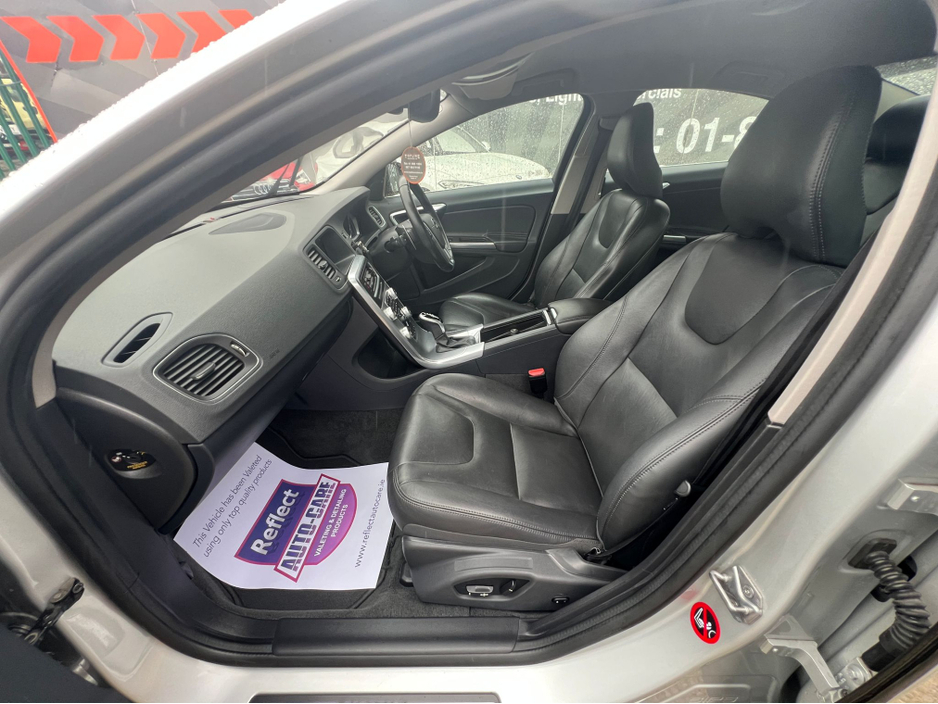 2017 Volvo S60 - image 10