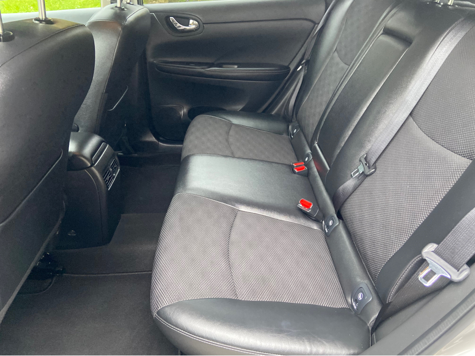 2017 Nissan Pulsar - image 4