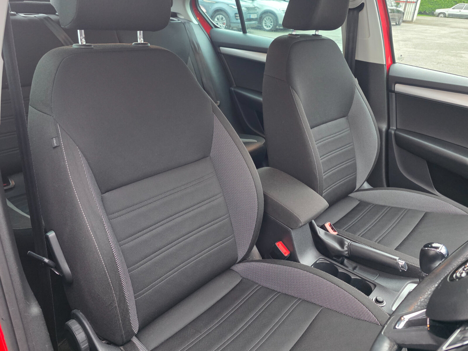 2019 Skoda Octavia - image 5