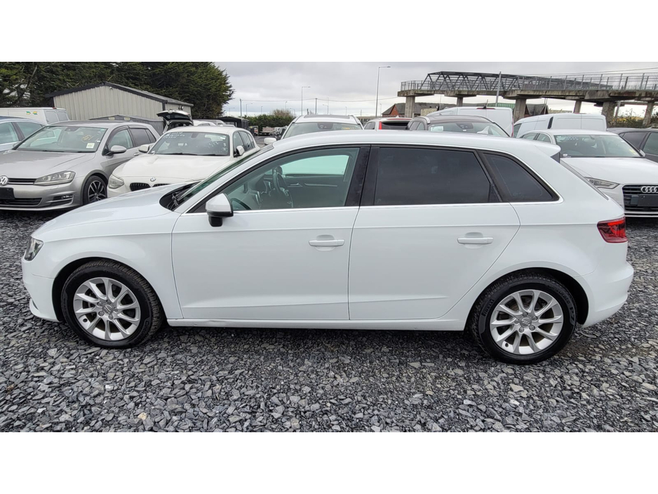 2016 Audi A3 - image 6