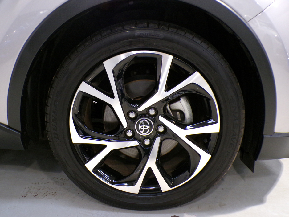 2018 Toyota C-HR 2018*32,000 MILES*HYBRID SPORT TOYOTA C-HR SELF CHARGING 1.8 AUTOMATIC*FANTASTIC CONDITION GREAT ON FUEL, POWER, COMFORT WITH A LOT OF SPACE ALL COMBINED FOR A FANTASTIC DRIVE. CAR COMES WITH FULL SAF €19,900