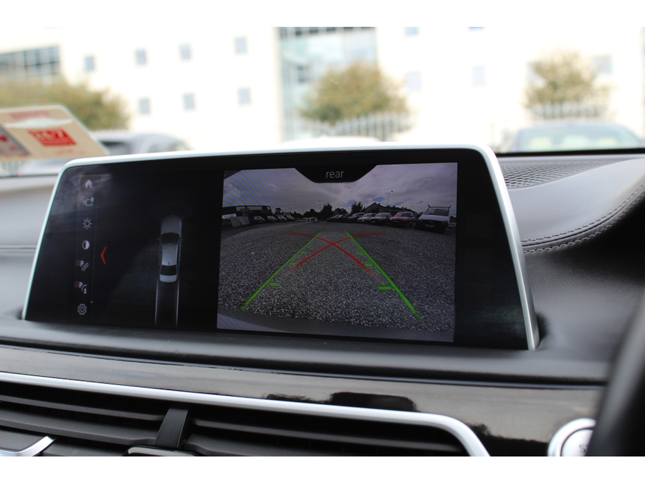 2019 BMW 7 Series - image 21