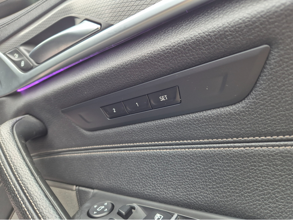 2017 BMW 5 Series - image 19