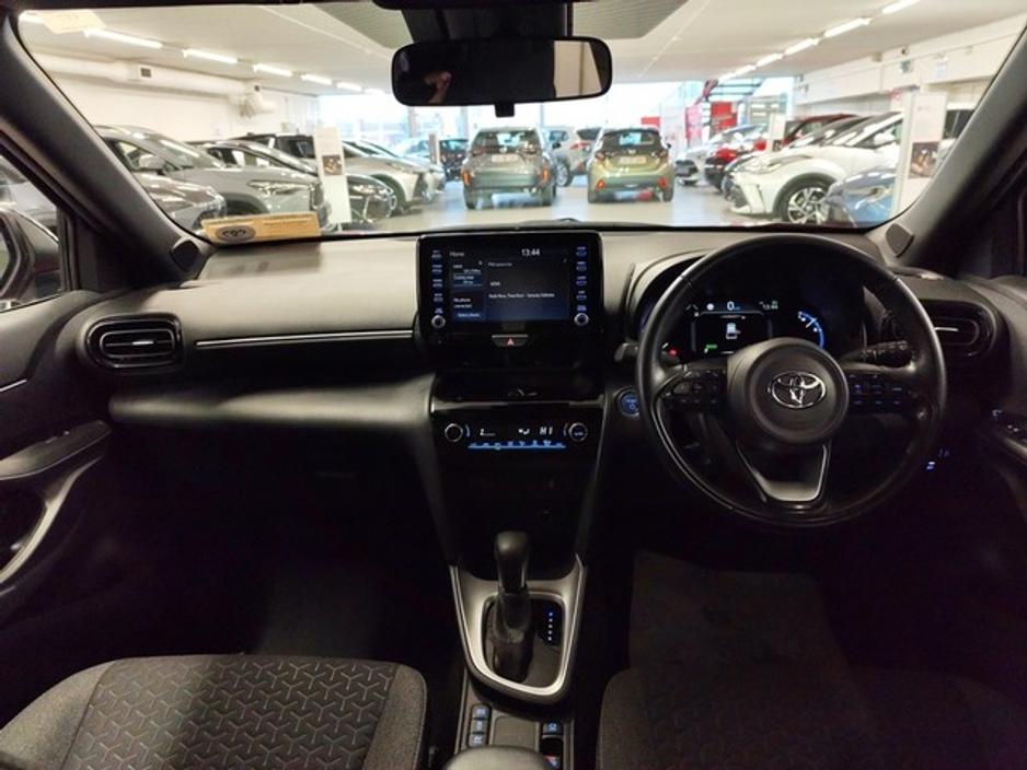 2023 Toyota Yaris Cross LUNA SPORT €29,950