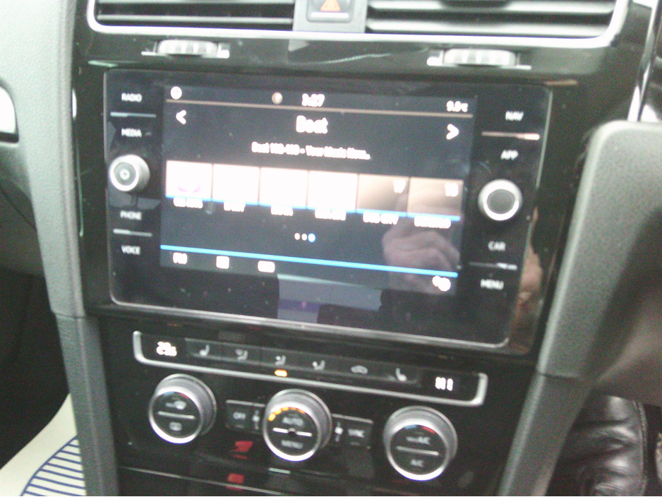 2018 Volkswagen Golf NEW NCT 2028, HIGHLINE, HEATED SEATS, REVERSE CAMERA, SAT./NAV., CRUISE, €190 TAX, LOW KMS. HISTORY. €16,999