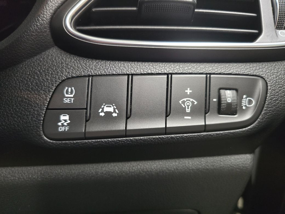 2019 Hyundai i30 Fastback Executive Petrol 5DR €12,750