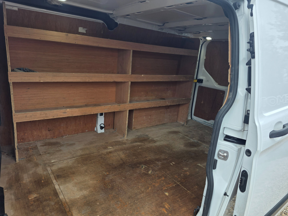 2022 Ford Transit Custom - image 6